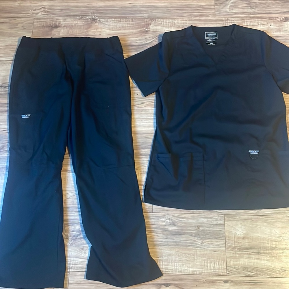 Scrub set